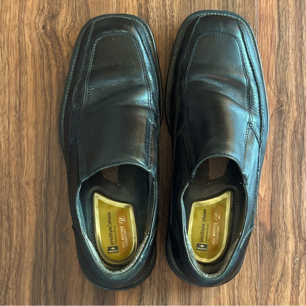 Black Dockers Dress Shoes Size 7.5